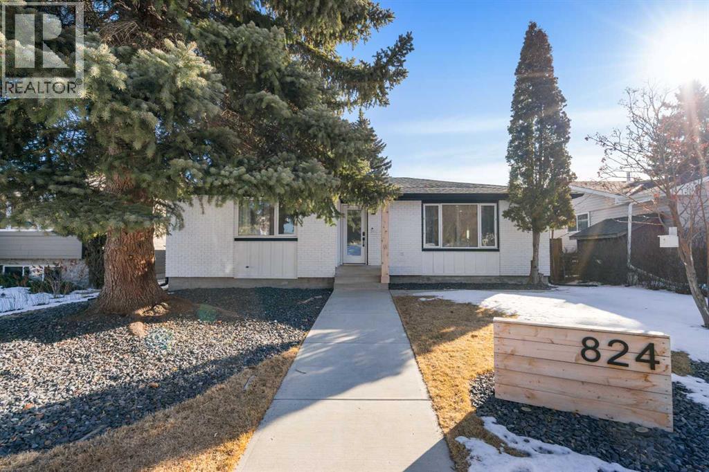 House for Sale in 824 Canna Crescent SW|Calgary, Alberta T2W1N9