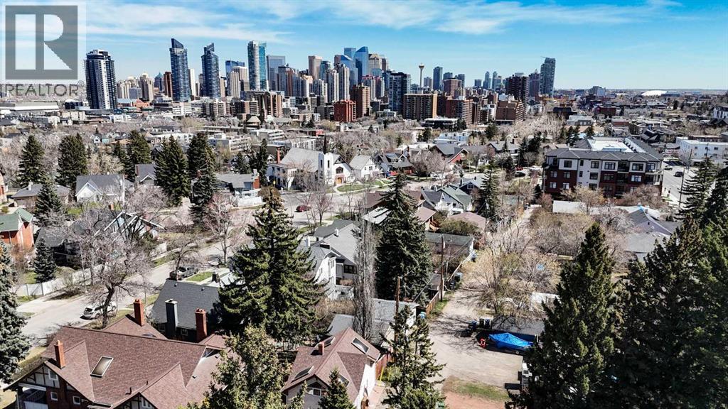 House for Sale in 1616 Summer Street SW|Calgary, Alberta T3C2J6 2