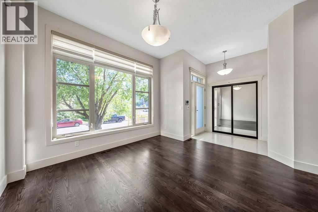 Duplex for Sale in 1136 17 Avenue NW|Calgary, Alberta T2M0P6 3