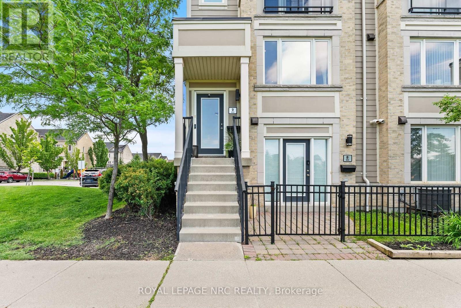Row / Townhouse for Sale in 9 - 5035 OSCAR PETERSON BOULEVARD|Mississauga (Churchill Meadows), Ontario L5M0P4 4