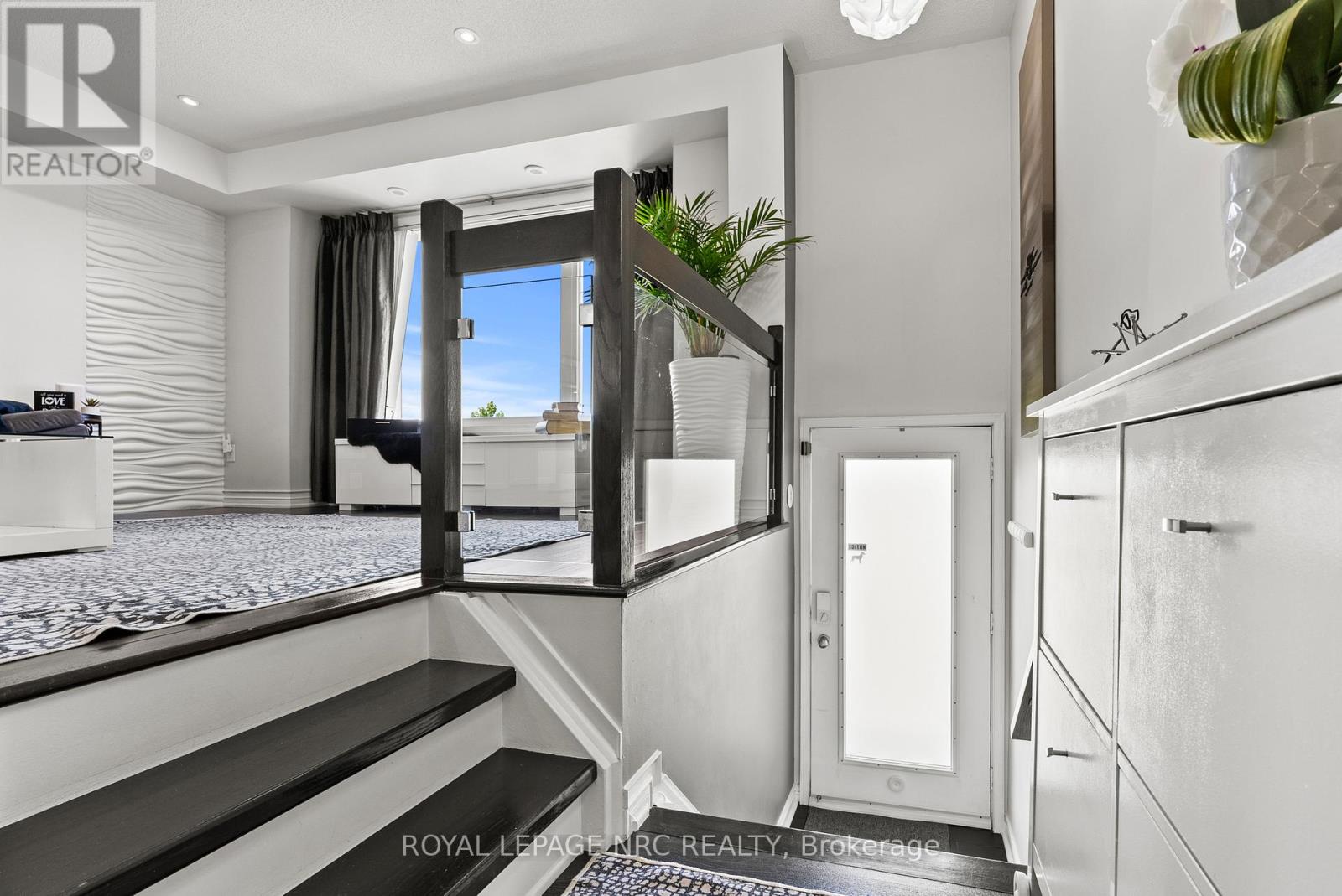 Row / Townhouse for Sale in 9 - 5035 OSCAR PETERSON BOULEVARD|Mississauga (Churchill Meadows), Ontario L5M0P4 5