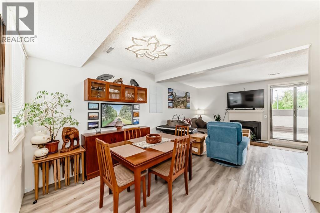 Row / Townhouse for Sale in 409, 2520 Palliser Drive SW|Calgary, Alberta T2V4S9 3