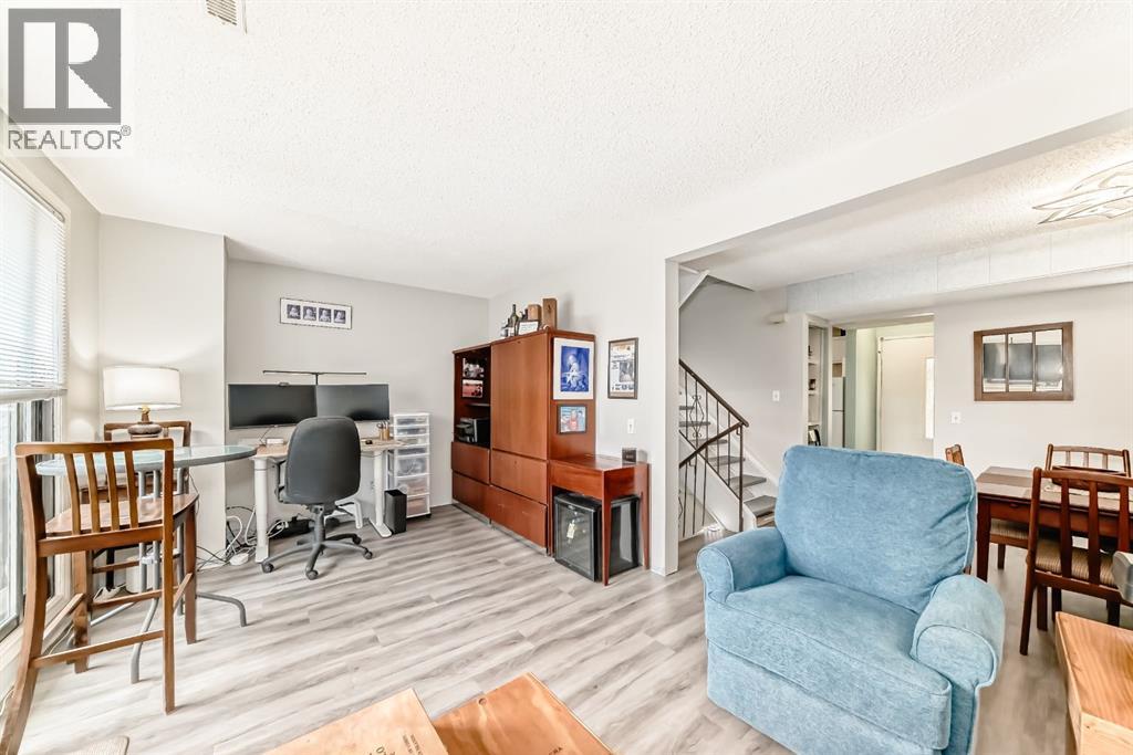 Row / Townhouse for Sale in 409, 2520 Palliser Drive SW|Calgary, Alberta T2V4S9 5