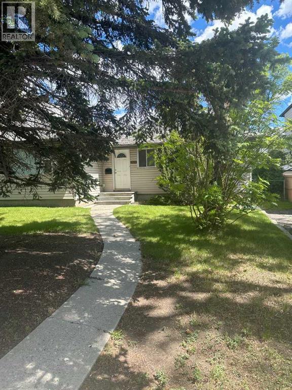 House for Sale in 3228 Kerrydale Road SW|Calgary, Alberta T3E4S6