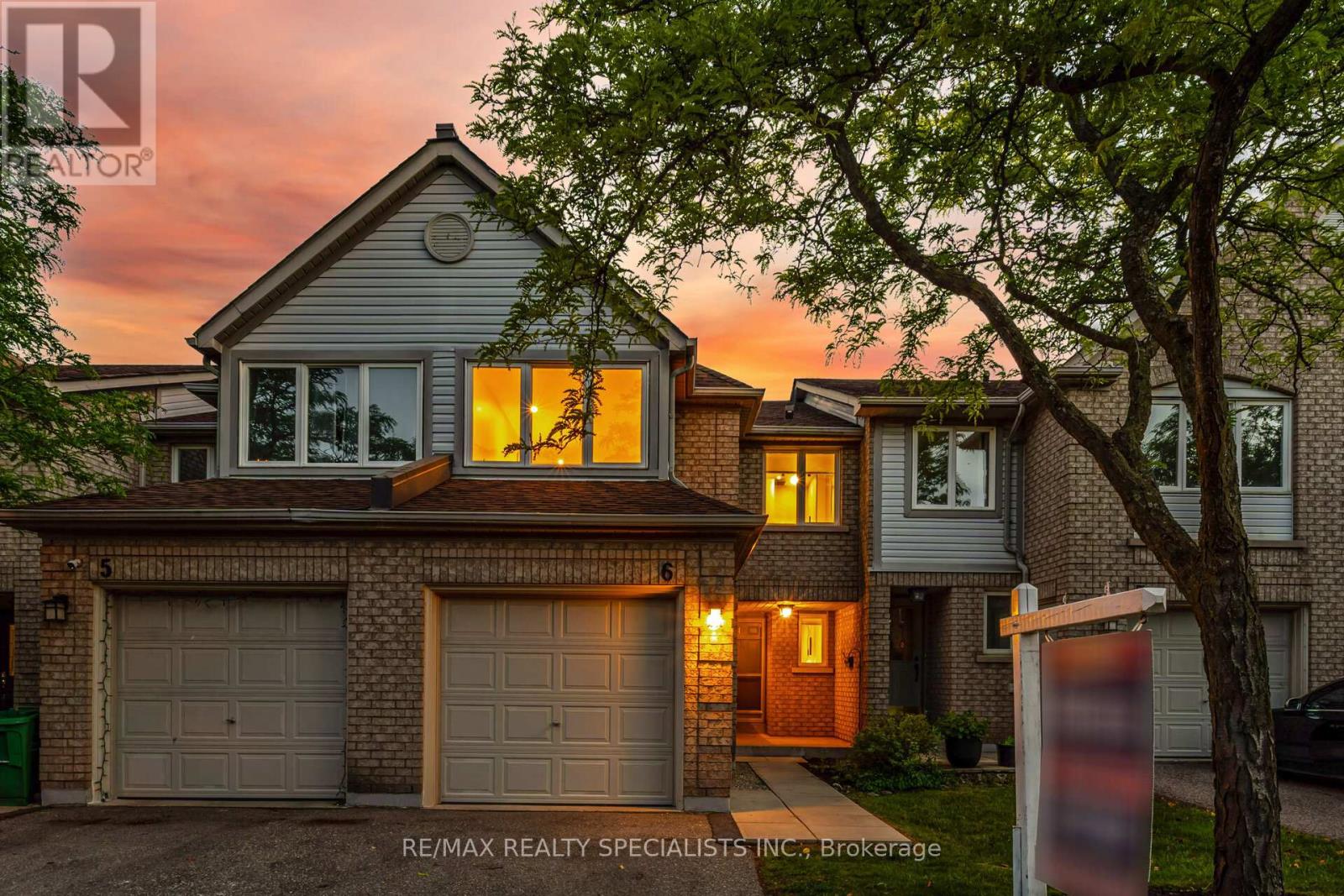 Row / Townhouse for Sale in 6 - 2555 THOMAS STREET|Mississauga (Central Erin Mills), Ontario L5M5P6