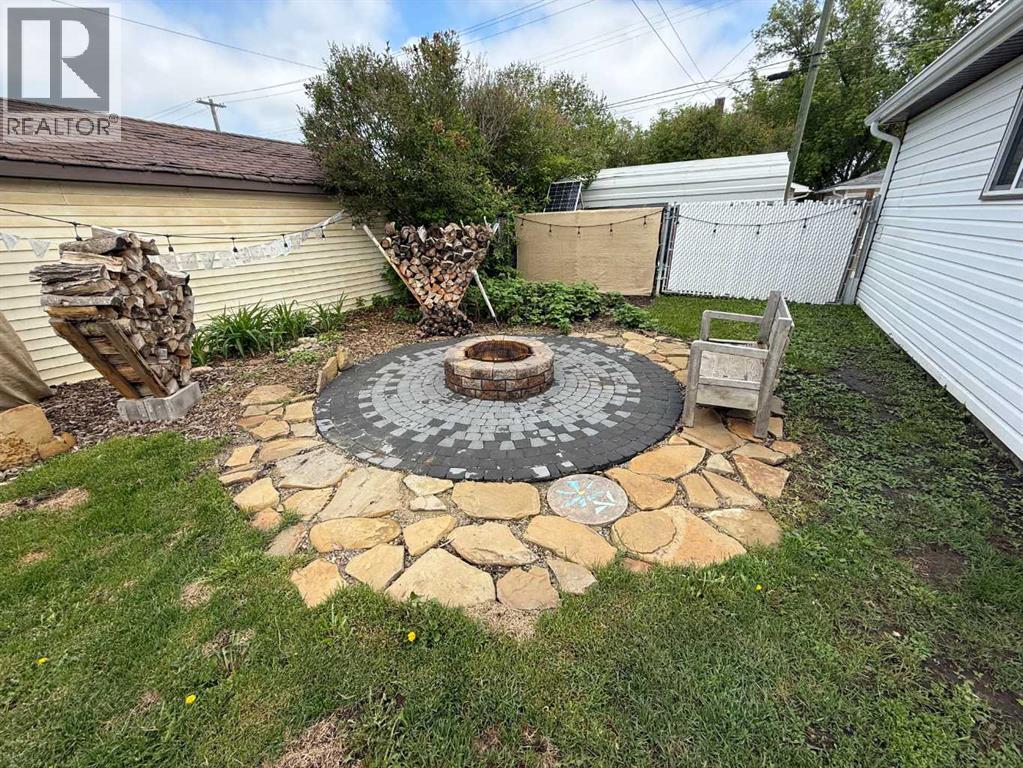 For sale: 4920 51 Avenue, Vermilion, Alberta T9X1S8 - A2318419