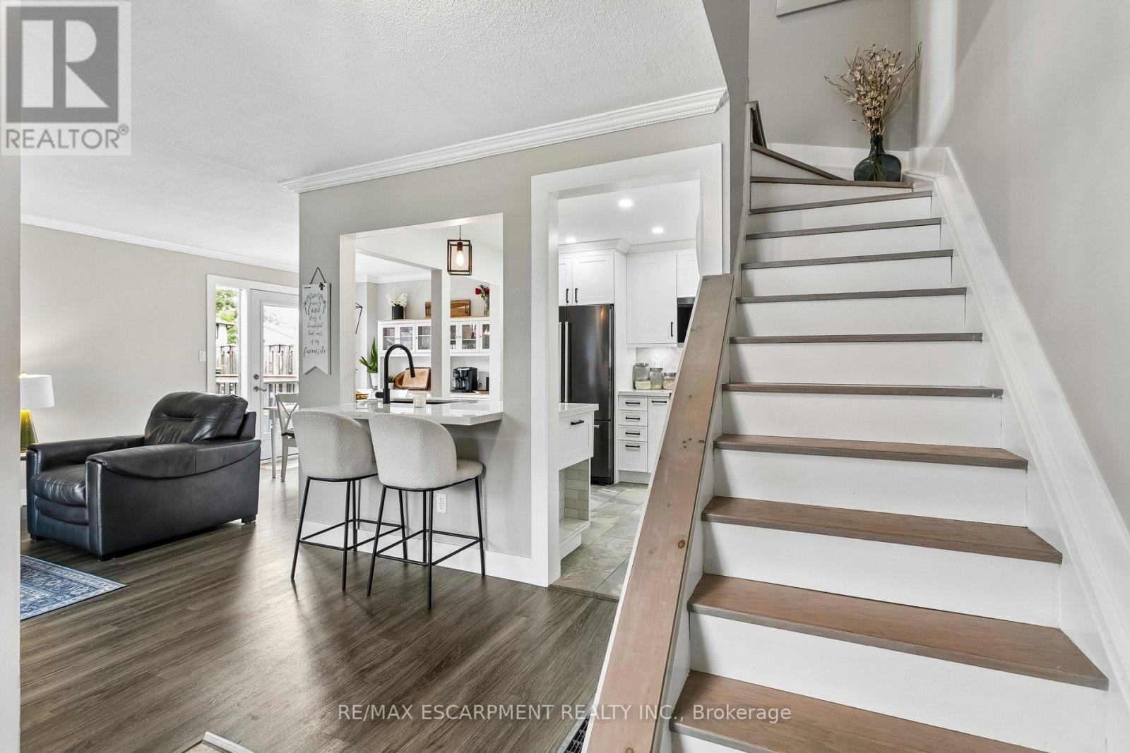 Row / Townhouse for Sale in 58 - 6650 FALCONER DRIVE|Mississauga (Streetsville), Ontario L5N1B5 3