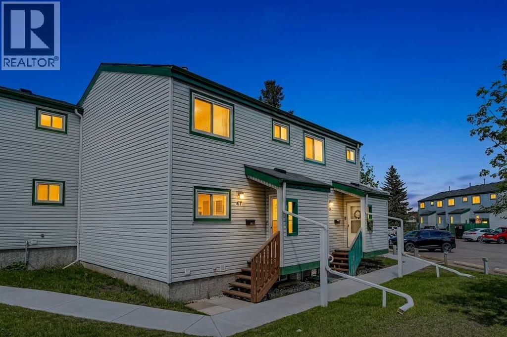 Row / Townhouse for Sale in 47, 131 Templehill Drive NE|Calgary, Alberta T1Y4T1 2