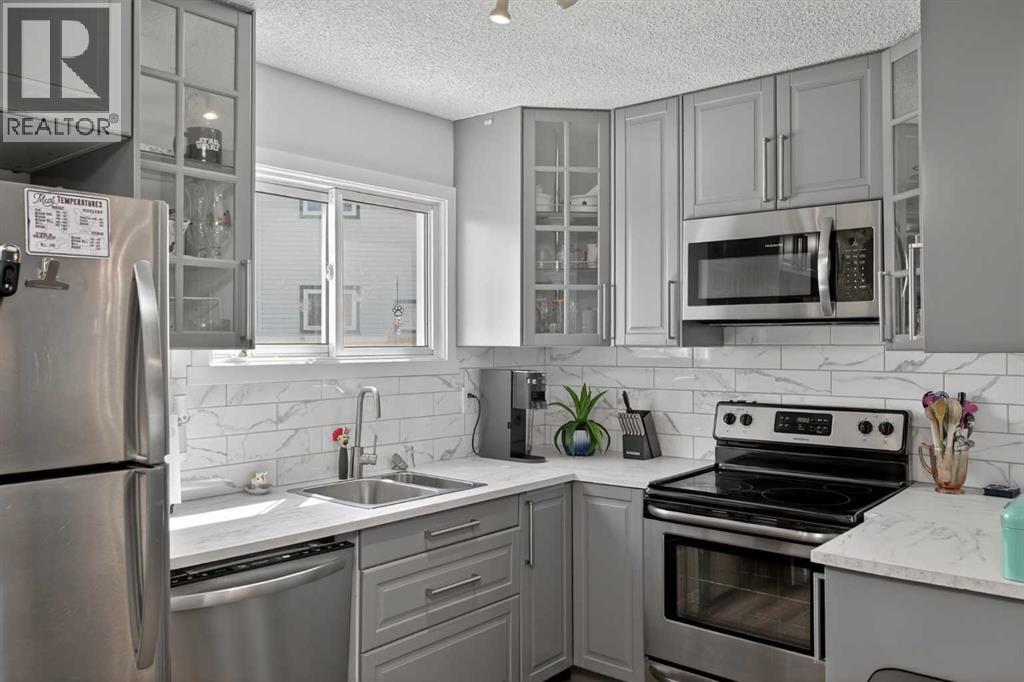 Row / Townhouse for Sale in 47, 131 Templehill Drive NE|Calgary, Alberta T1Y4T1 4