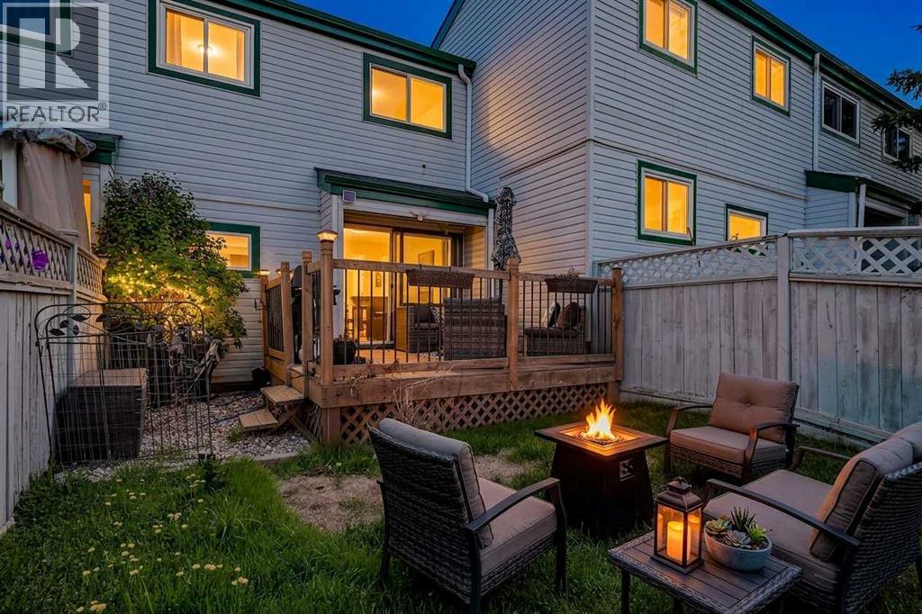 Row / Townhouse for Sale in 47, 131 Templehill Drive NE|Calgary, Alberta T1Y4T1
