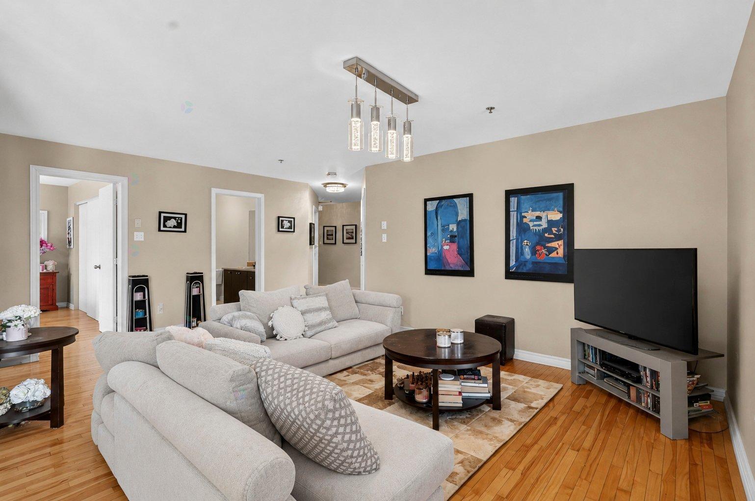 2170 Boul. Henri-Bourassa E., #203, Montréal (Ahuntsic-Cartierville), Quebec H2B1T2