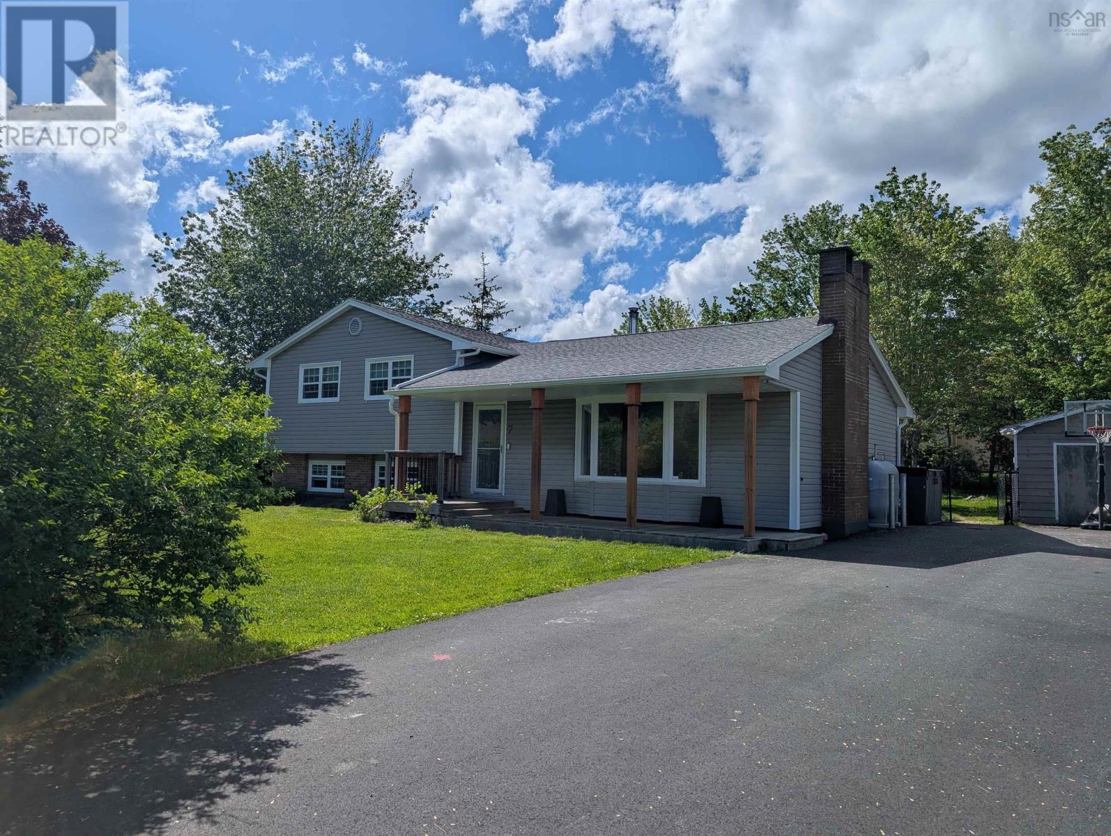 7 Heather Lane, Enfield, Nova Scotia B2Y1J9
