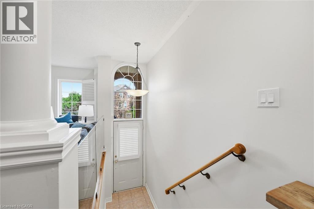 Row / Townhouse for Sale in 2420 RAVINEBROOK Crescent|Oakville, Ontario L6H6Y2 4