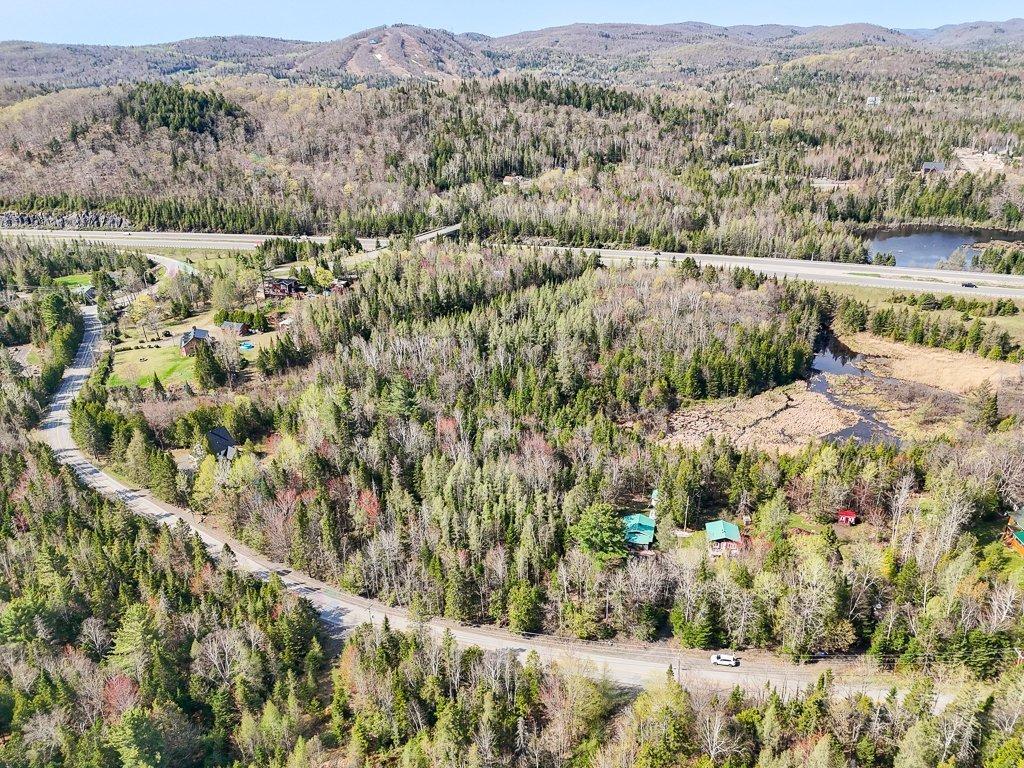 Ch. du Mont-Sauvage, Sainte-Adèle, Quebec J8B3N1