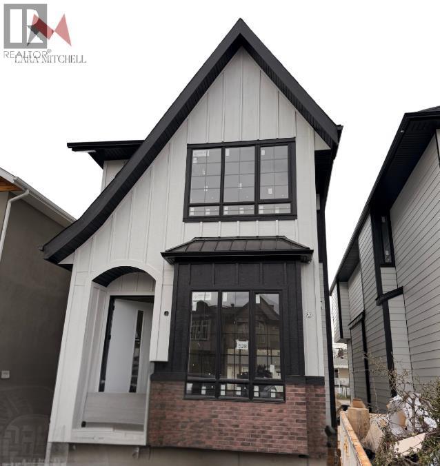 House for Sale in 528 52 Avenue SW|Calgary, Alberta T2V0B2 2