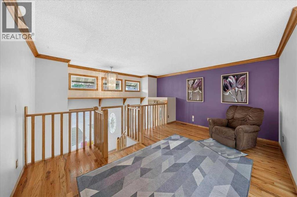 House for Sale in 136 hunterhorn Drive|Calgary, Alberta T2K6H3 5