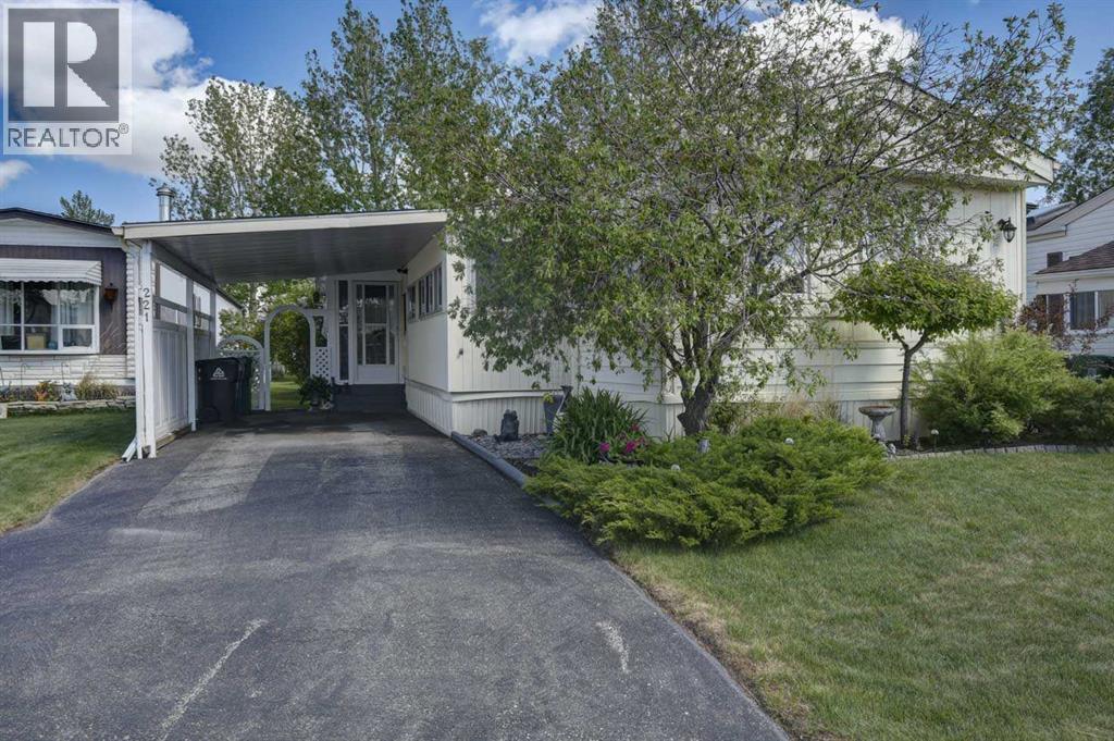 Mobile Home for Sale in 221, 99 Arbour Lake Road NW|Calgary, Alberta T3G4E4
