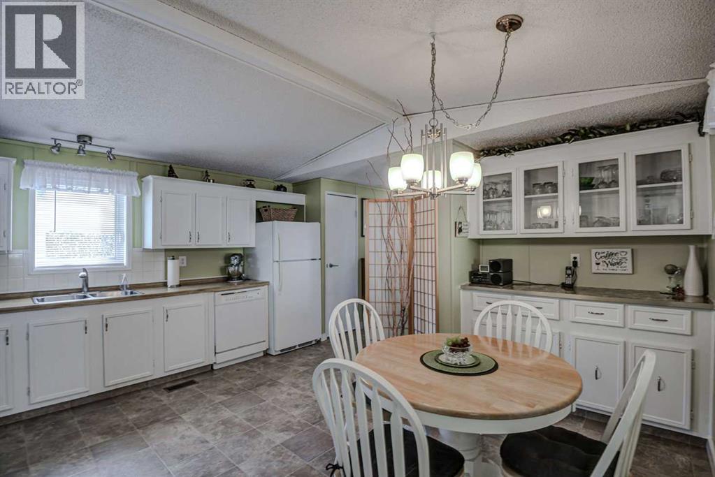 Mobile Home for Sale in 221, 99 Arbour Lake Road NW|Calgary, Alberta T3G4E4 5