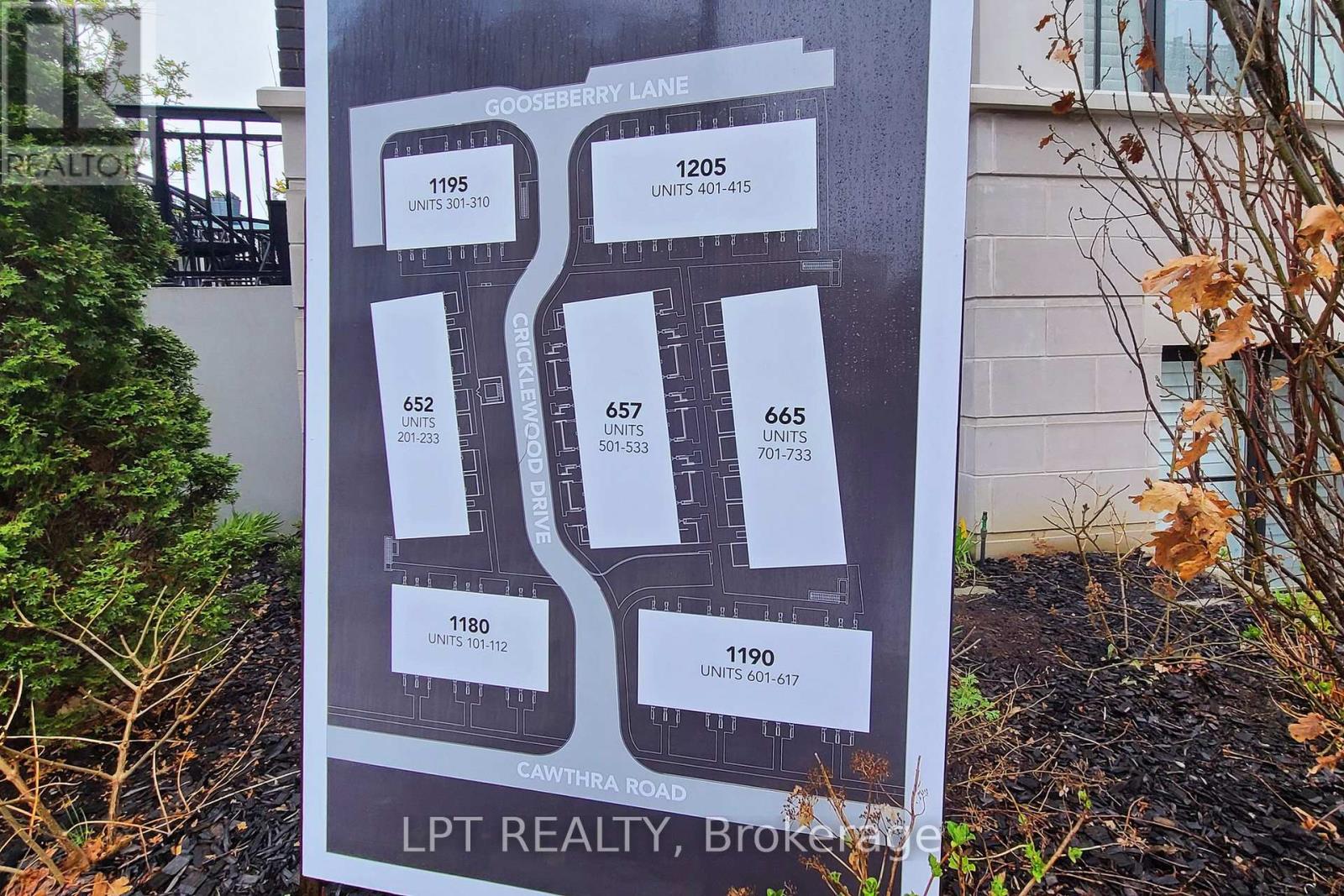 Row / Townhouse for Sale in 110 - 1180 CAWTHRA ROAD|Mississauga (Mineola), Ontario L5G0A5 2