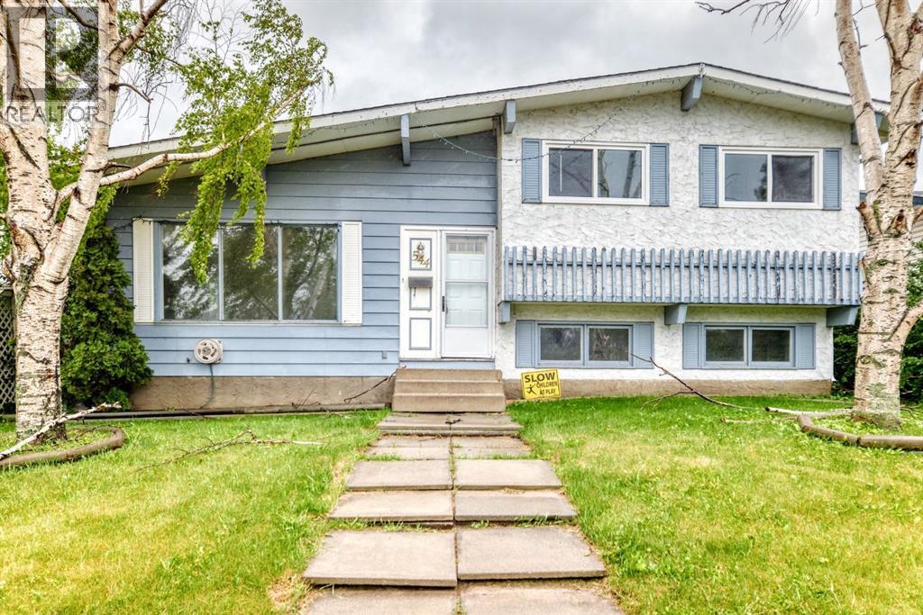 House for Sale in 544 Penworth Way SE|Calgary, Alberta T2A4G3