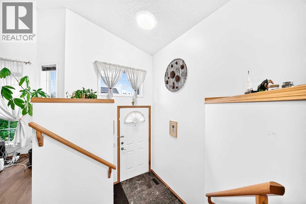 House for Sale in 98 Country Hills Heights NW|Calgary, Alberta T3K4Y6 4