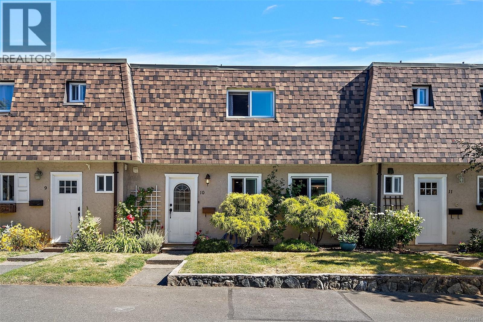 10 7675 East Saanich Rd