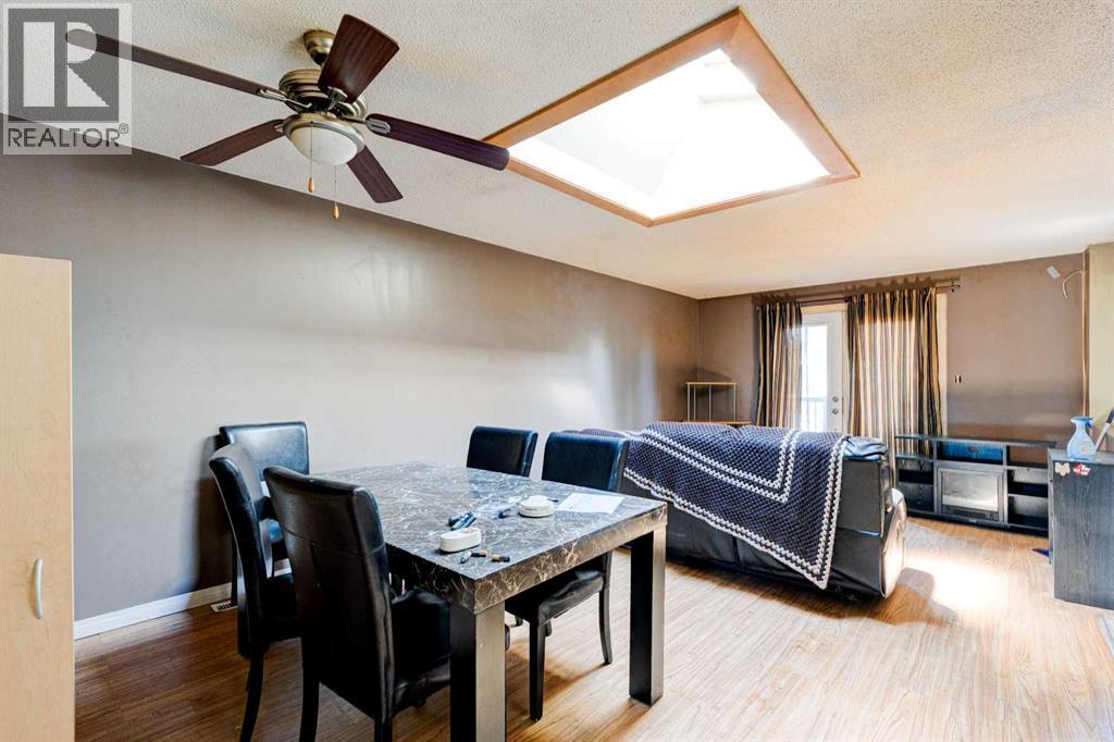 Duplex for Sale in 7417 35th Avenue NW|Calgary, Alberta T3B1T4 3