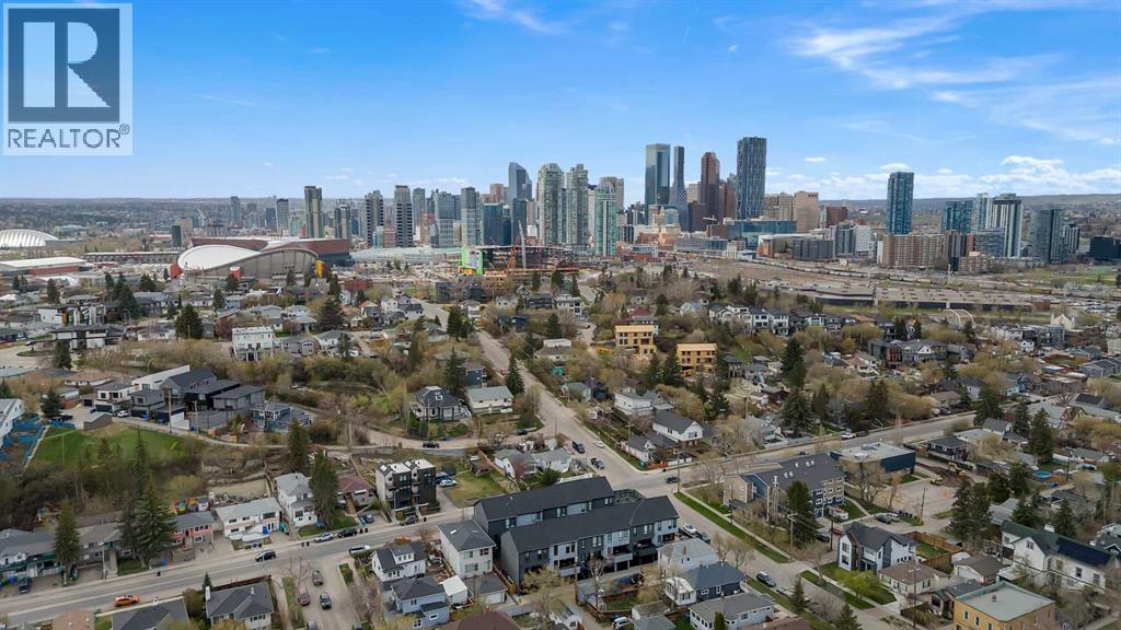 Duplex for Sale in 1010 19 Avenue SE|Calgary, Alberta T2G1M2 2