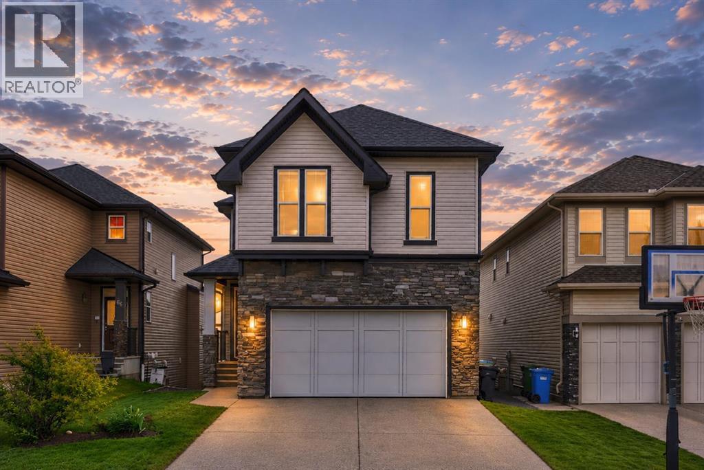 House for Sale in 60 Tremblant Terrace SW|Calgary, Alberta T3H0B9