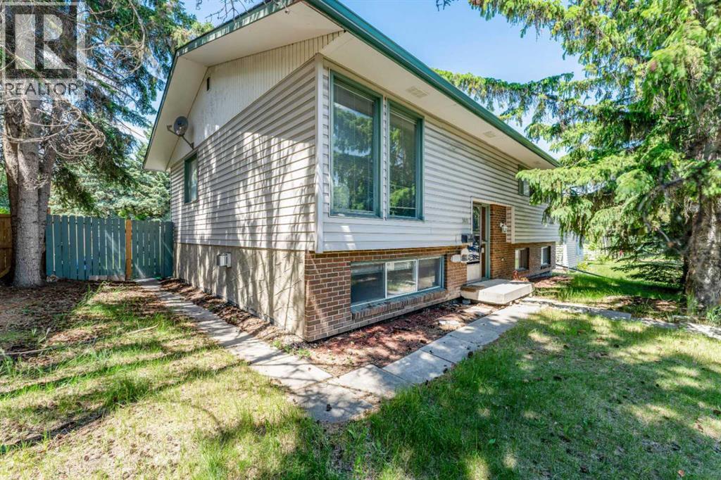 House for Sale in 9611 24 Street SW|Calgary, Alberta T2V4L2