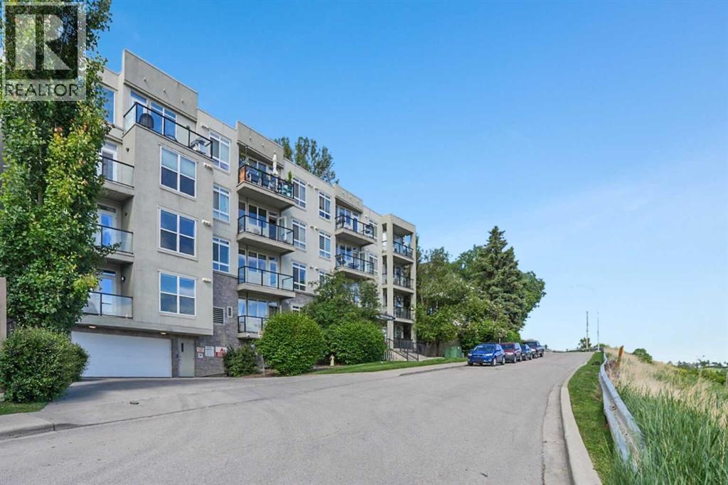 Apartment for Sale in 205, 540 5 Avenue NE|Calgary, Alberta T2E0L2 2