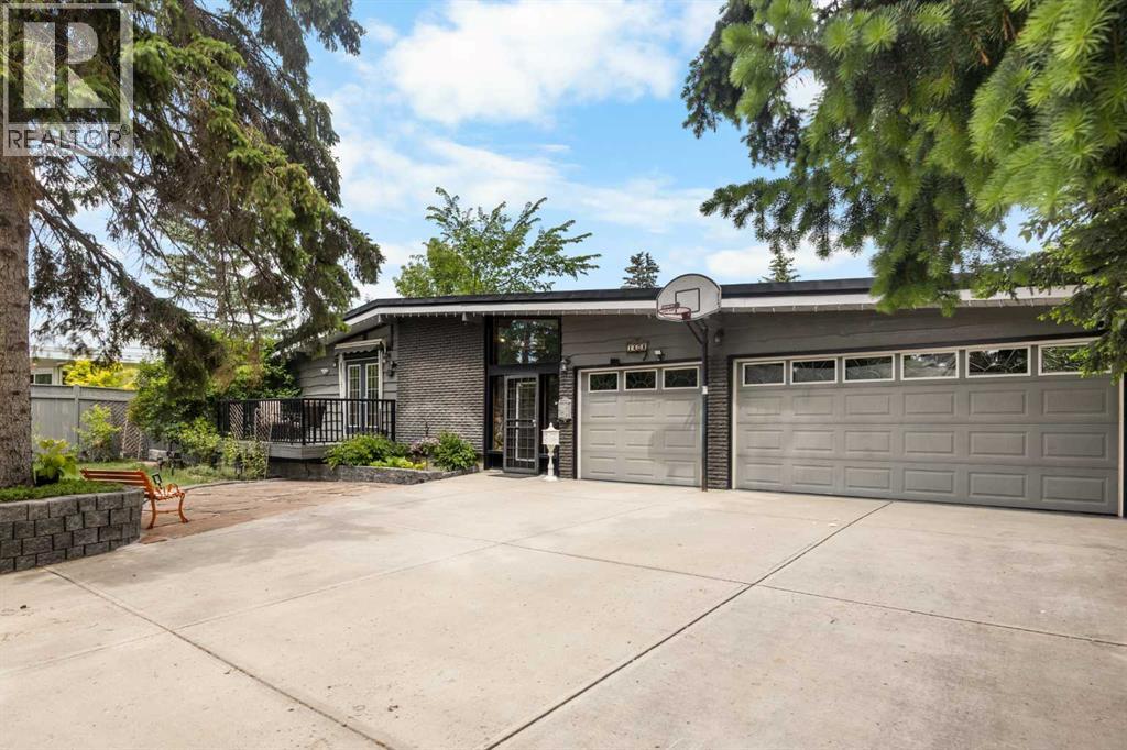 House for Sale in 1408 104 Avenue SW|Calgary, Alberta T2W0A6