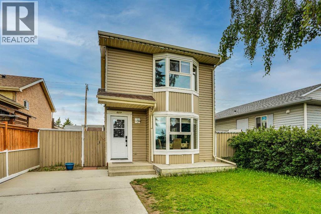 House for Sale in 6515 Martingrove Drive NE|Calgary, Alberta T3J2T7 3