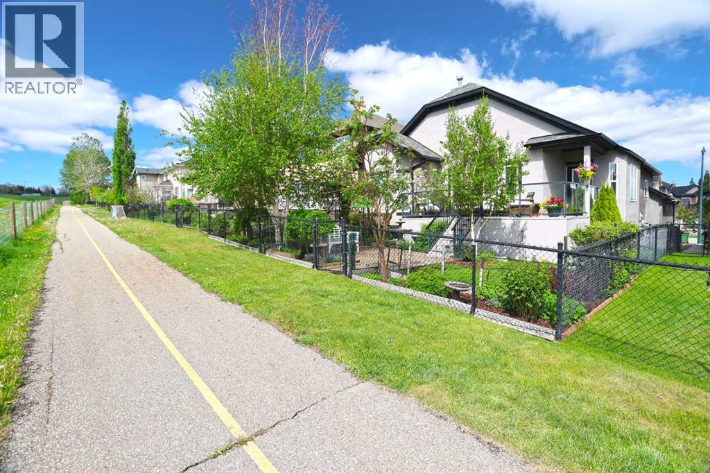 House for Sale in 92 Sherwood Rise NW|Calgary, Alberta T3R1P6 4