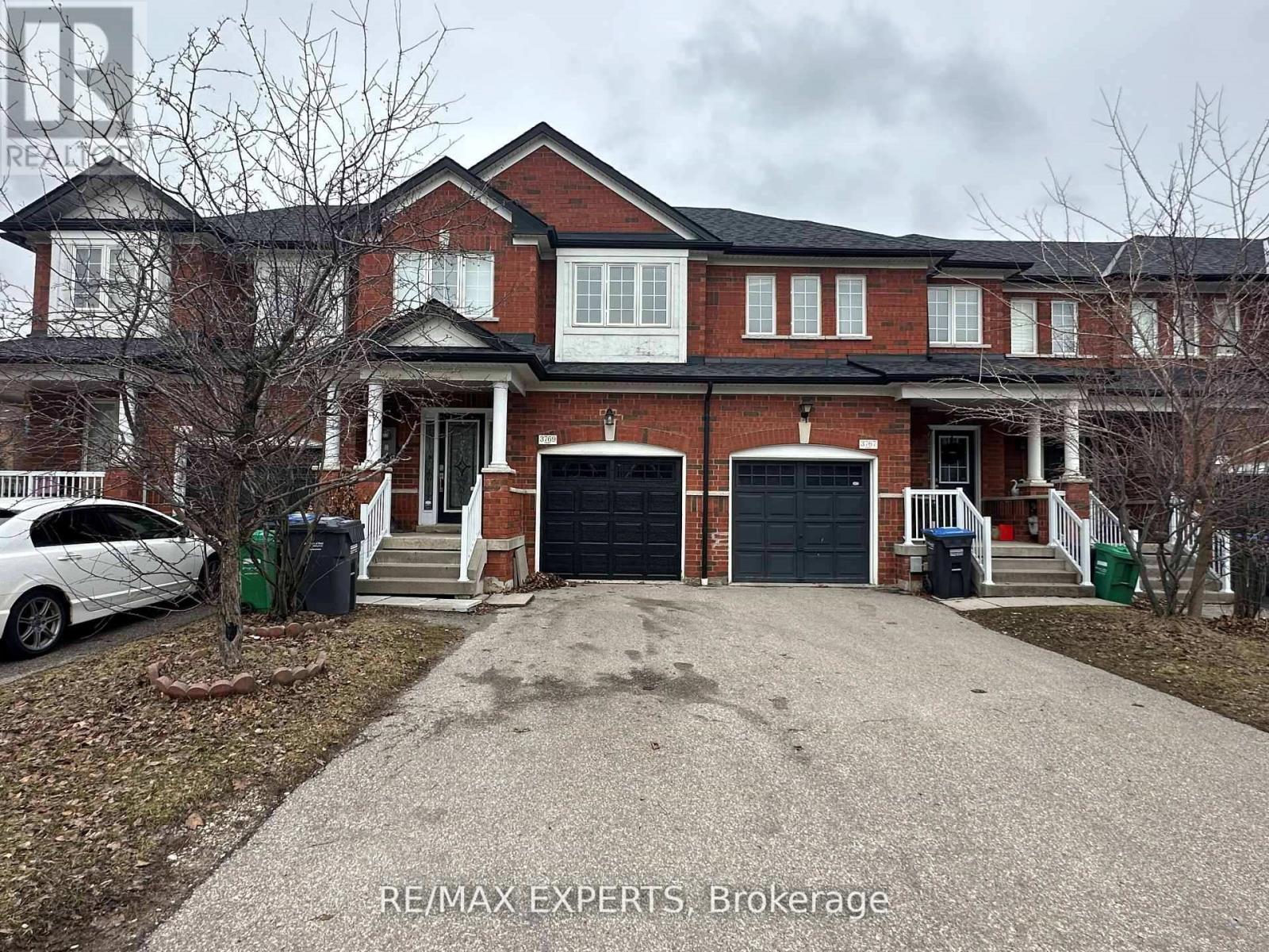 Row / Townhouse for Sale in 3769 NIGHTSTAR DRIVE|Mississauga (Churchill Meadows), Ontario L5M8A5
