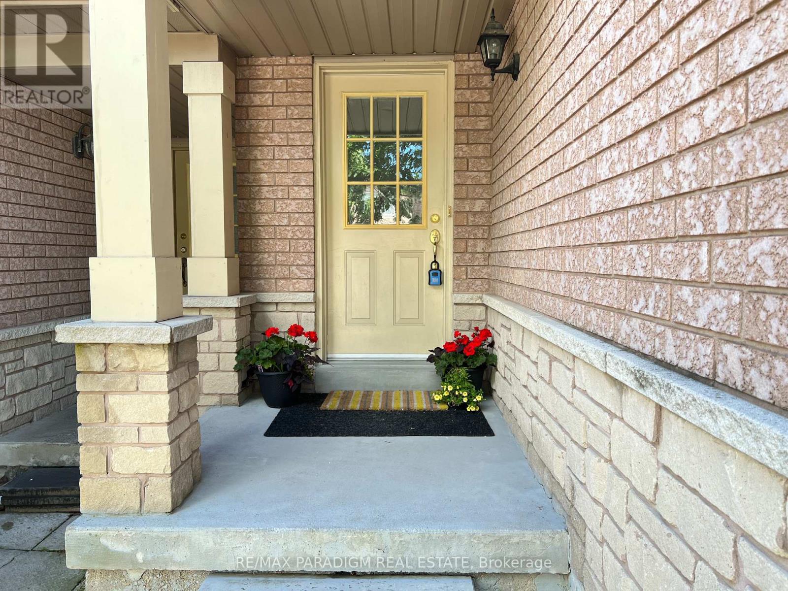 Row / Townhouse for Sale in 52 - 5420 FALLINGBROOK DRIVE|Mississauga (East Credit), Ontario L5V2H6 2