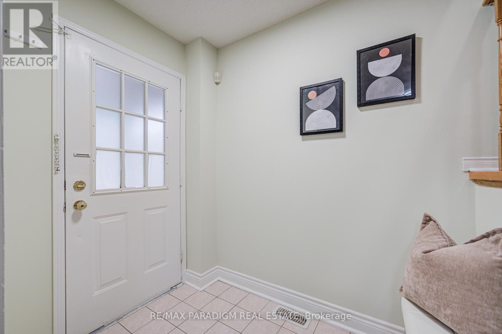 Row / Townhouse for Sale in 52 - 5420 FALLINGBROOK DRIVE|Mississauga (East Credit), Ontario L5V2H6 3
