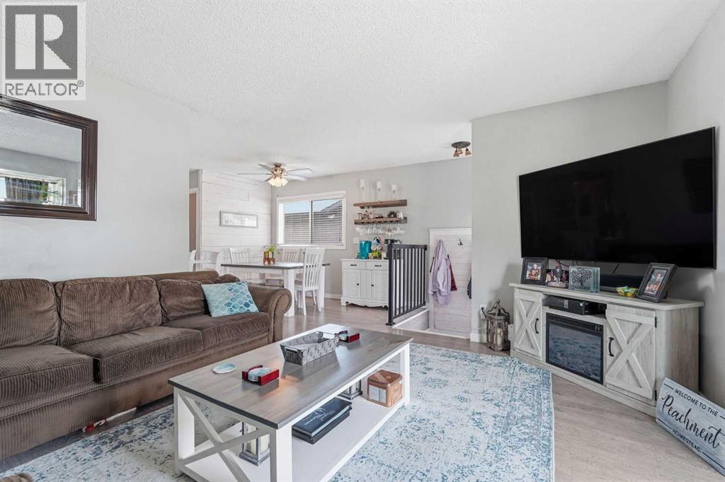 House for Sale in 51 Aberdare Way NE|Calgary, Alberta T2A6T6 5