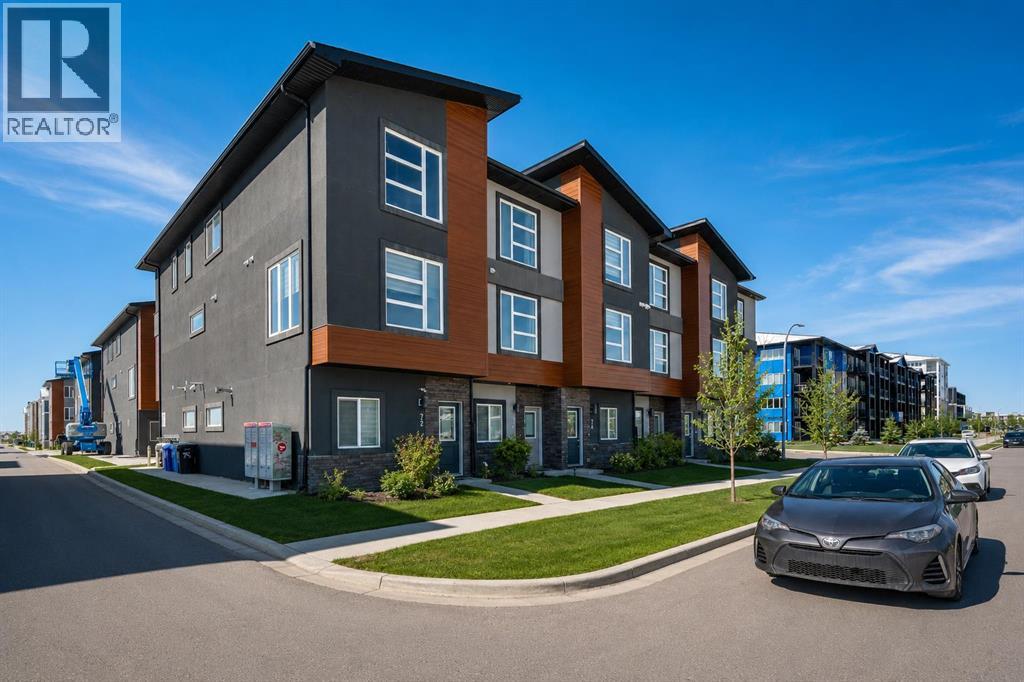 Row / Townhouse for Sale in 76 Skyview Link NE|Calgary, Alberta T3N1N6 3