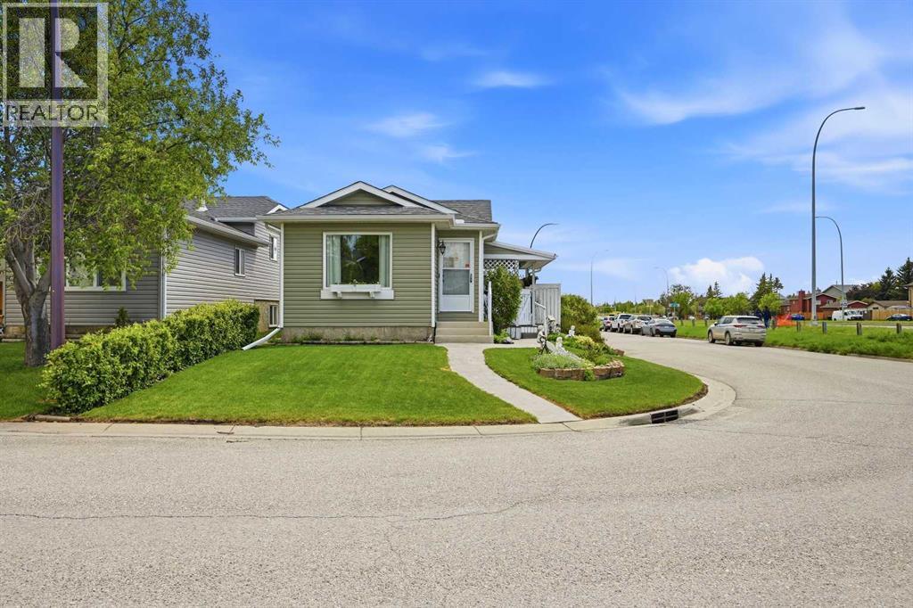 House for Sale in 45 Taradale Close NE|Calgary, Alberta T3J3E5 2