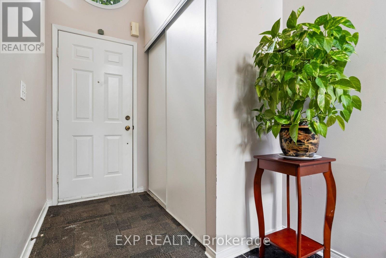 Row / Townhouse for Sale in 42 - 630 EVANS AVENUE|Toronto (Alderwood), Ontario M8W2W6 4