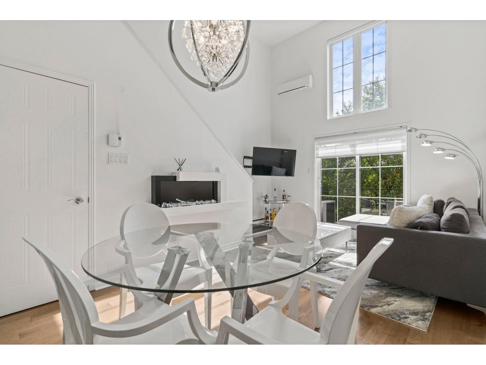 2349 Rue Charles-Darwin, Montréal (Saint-Laurent), Quebec H4R2X9