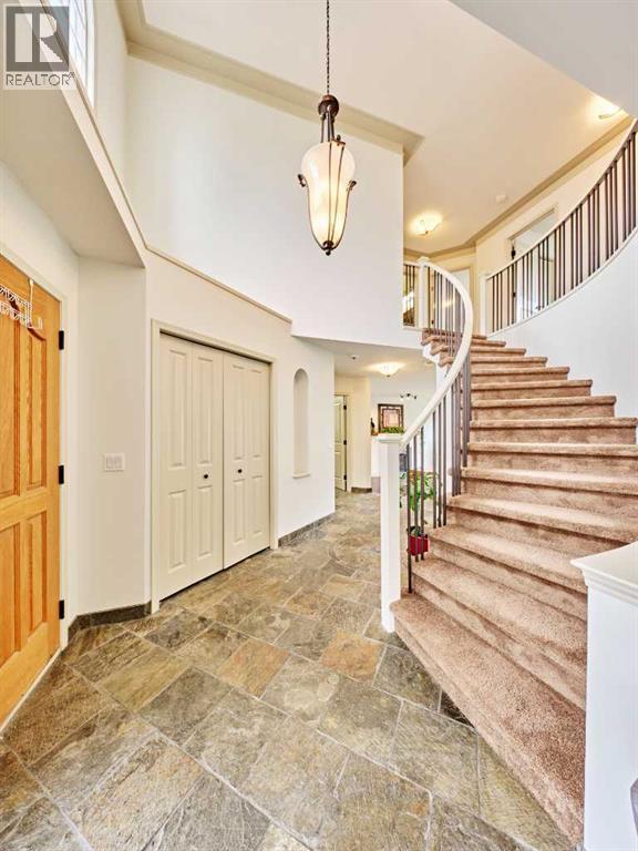 House for Sale in 243 Hampshire Close NW|Calgary, Alberta T3A4X9 3