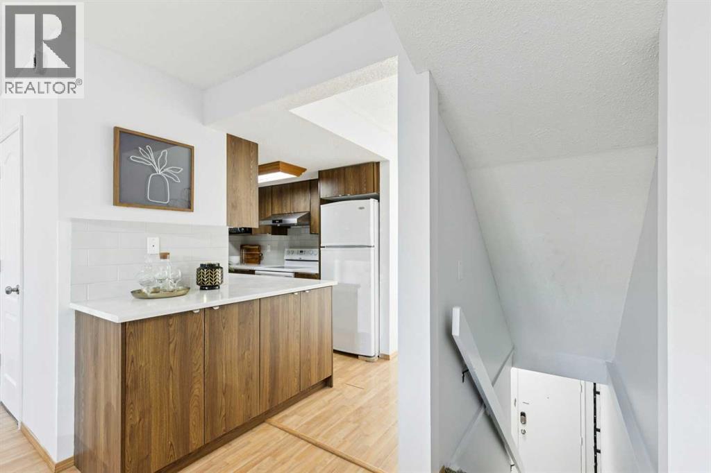 Row / Townhouse for Sale in 72, 1055 72 Avenue NW|Calgary, Alberta T2K5S4 5