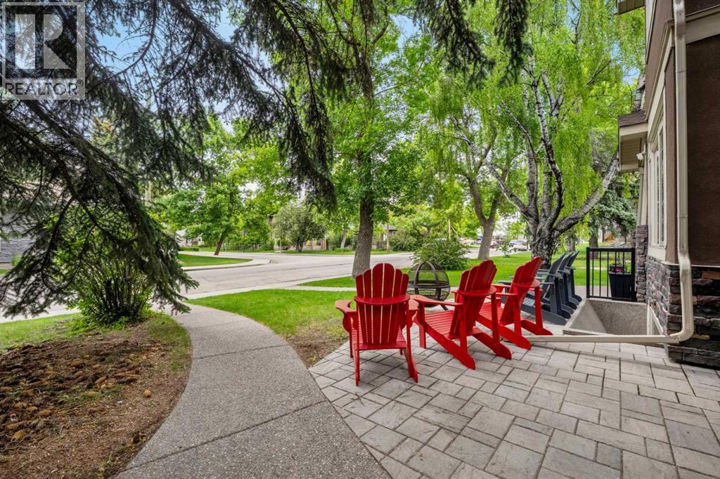 Duplex for Sale in 529 30 Avenue NW|Calgary, Alberta T2M2N7 3