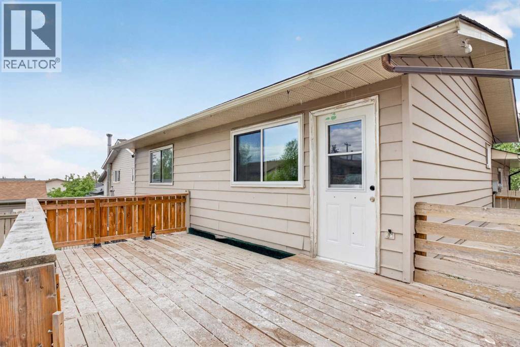 House for Sale in 304 Beddington Circle NE|Calgary, Alberta T3K1K7 4