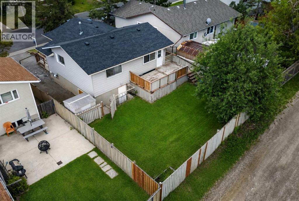 House for Sale in 304 Beddington Circle NE|Calgary, Alberta T3K1K7 3
