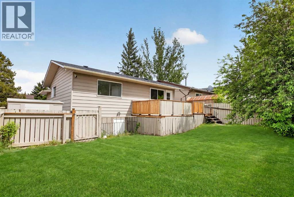 House for Sale in 304 Beddington Circle NE|Calgary, Alberta T3K1K7 5