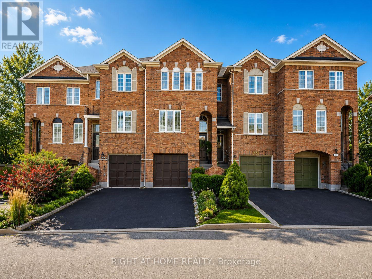 Row / Townhouse for Sale in 371 FAIRGATE WAY|Oakville (WC Wedgewood Creek), Ontario L6H6Y1