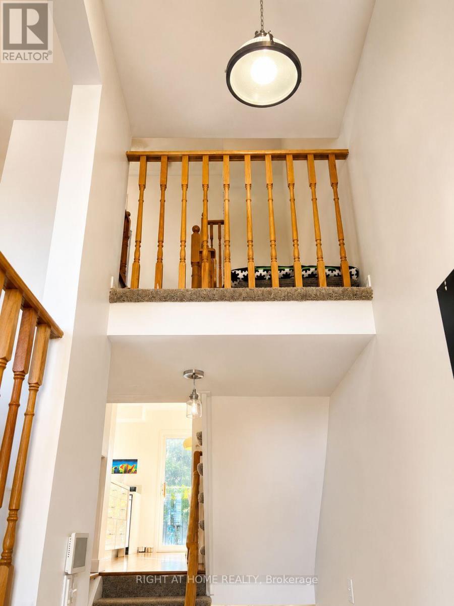 Row / Townhouse for Sale in 371 FAIRGATE WAY|Oakville (WC Wedgewood Creek), Ontario L6H6Y1 3